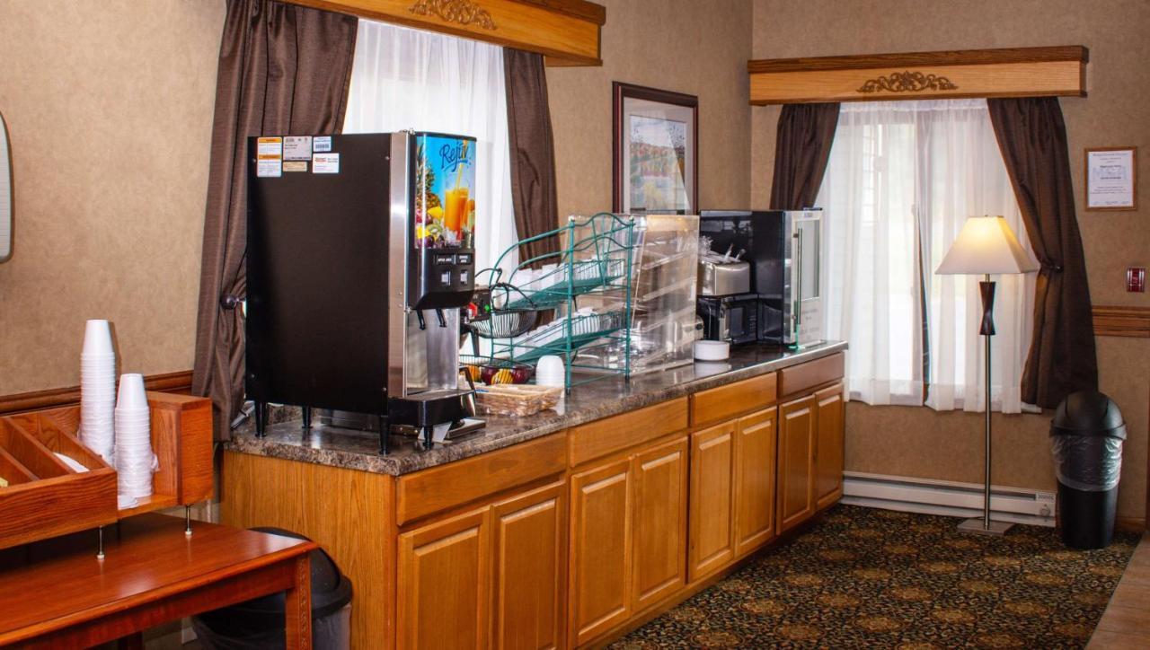 Magnuson Hotel Country Inn Ishpeming Екстериор снимка