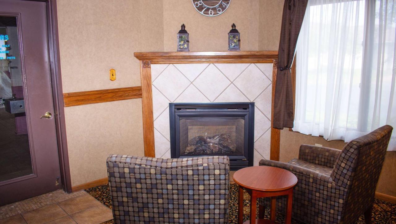 Magnuson Hotel Country Inn Ishpeming Екстериор снимка