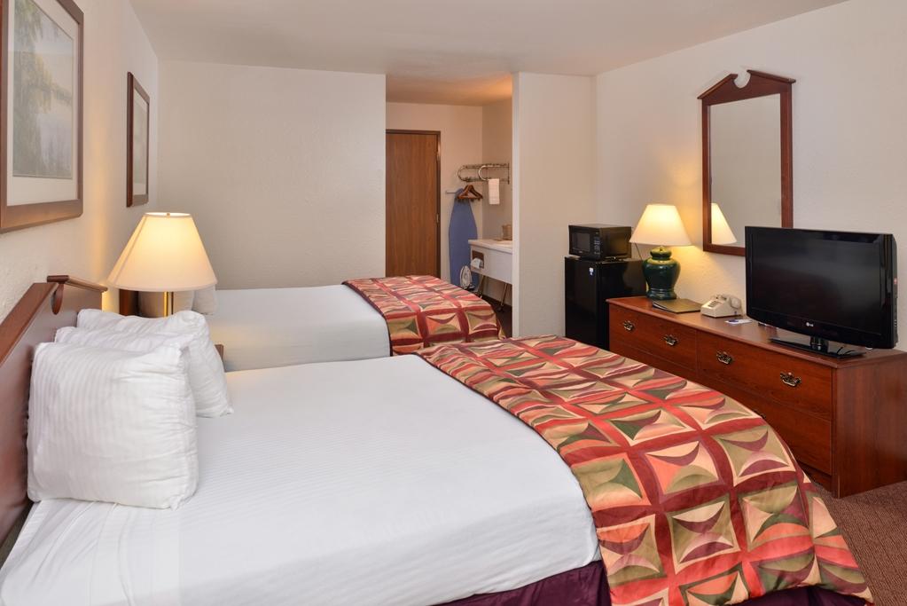 Magnuson Hotel Country Inn Ishpeming Стая снимка