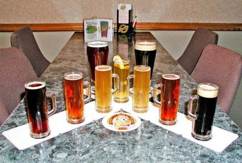 Magnuson Hotel Country Inn Ishpeming Екстериор снимка