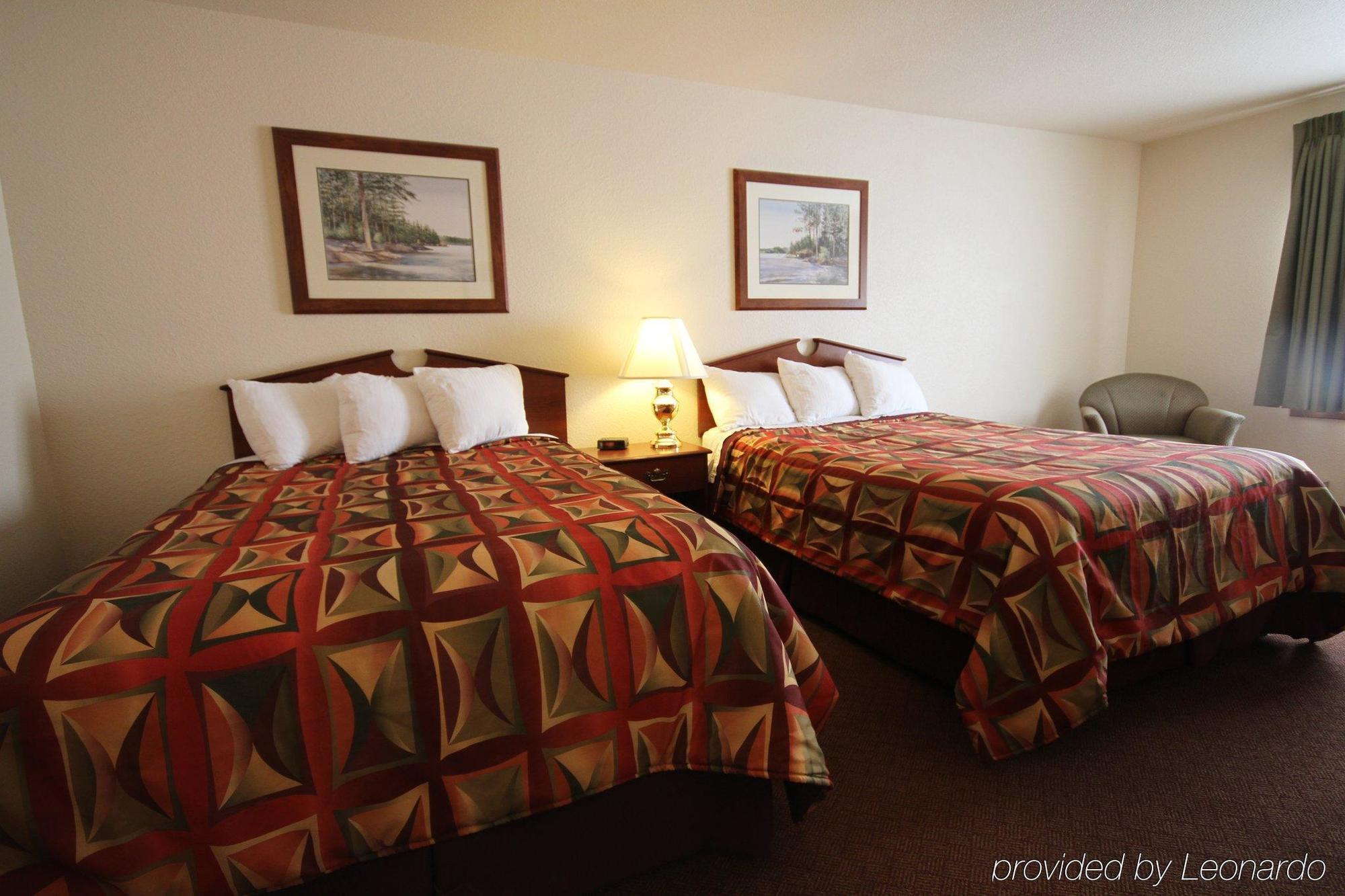 Magnuson Hotel Country Inn Ishpeming Стая снимка